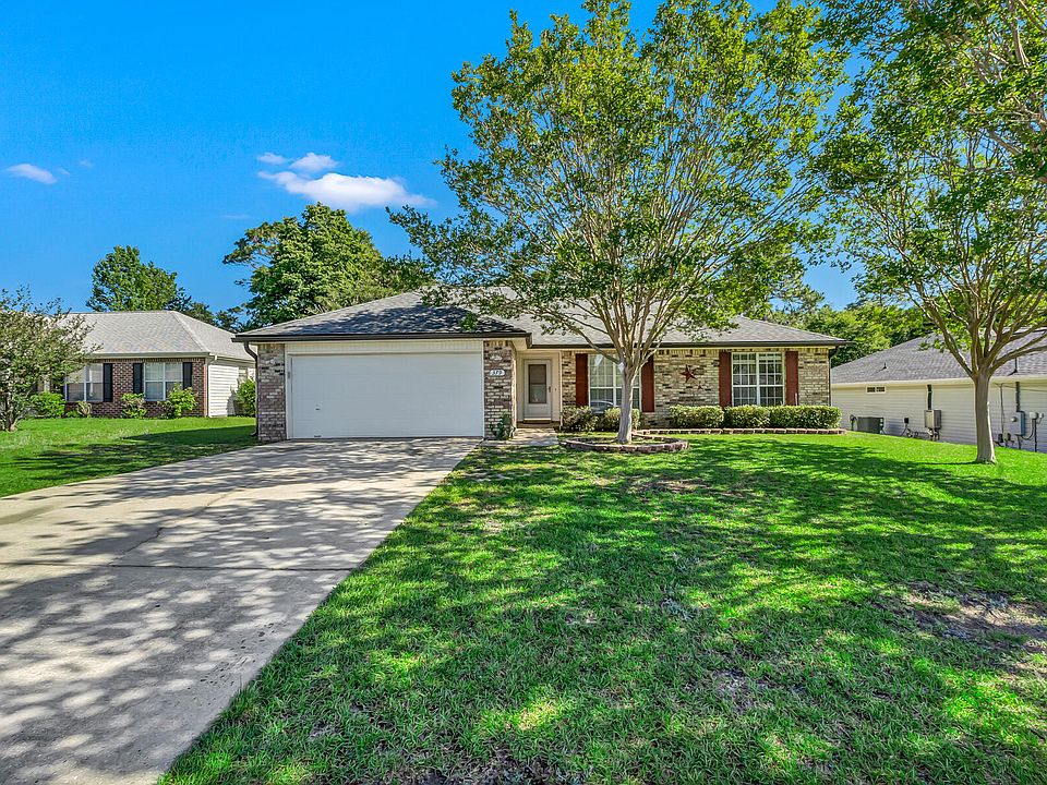 379 Brown Pl, Crestview, FL 32539 | Zillow