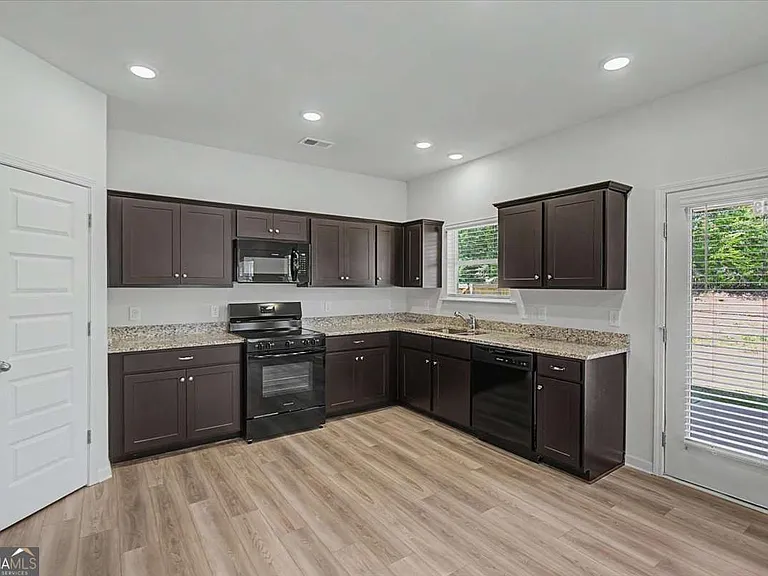 59 Bennett Way SE — Photo 7