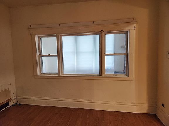 4th image of 8 W 137th Pl