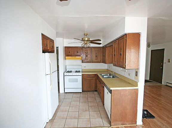 4th image of 110 W 66th St APT 6