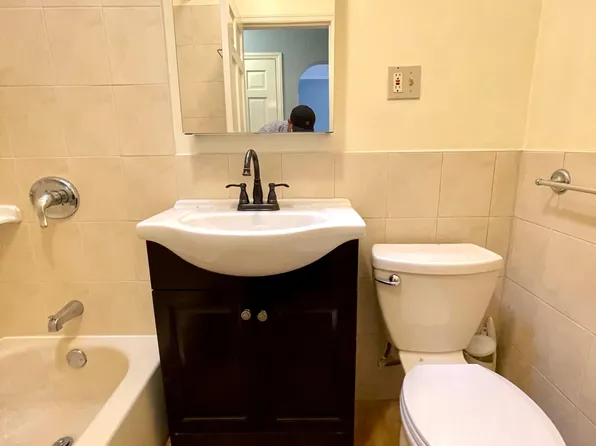 (undisclosed Address), Bellerose, NY 11426