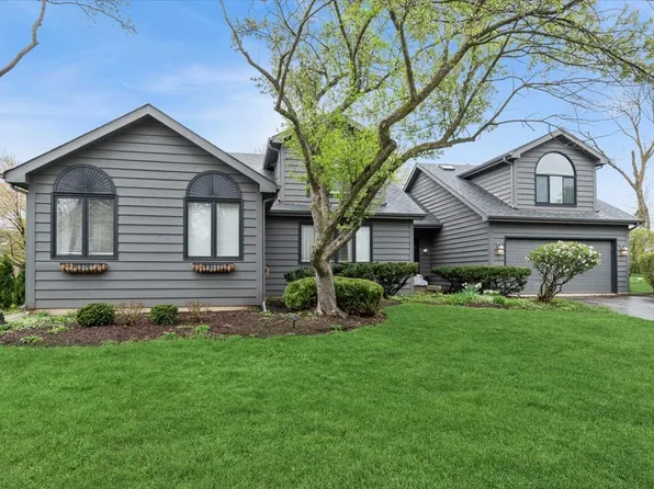 1923 Hillside Ln, Lisle, IL 60532