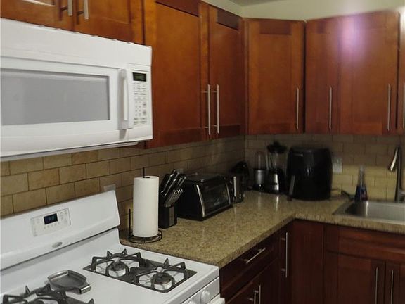 4th image of 116 Webster Ave #1A