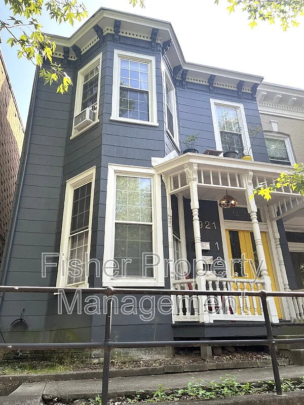 1 bed, 1.0 bath, 750 sqft, $1,295 — Photo 2
