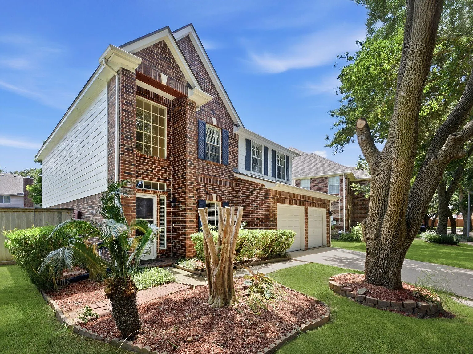 4 bed, 2.5 bath, 2404 sqft, $2,400 — Photo 4