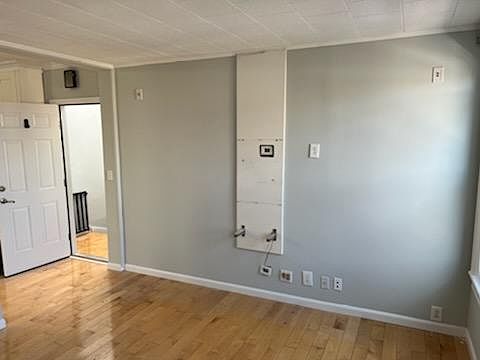 4th image of 6251 64th St Floor 2