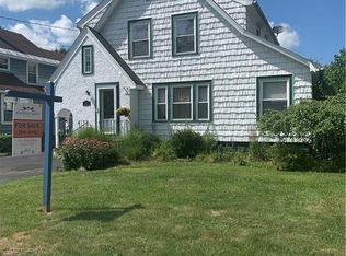 185 Searlwyn Rd, Syracuse, NY 13205