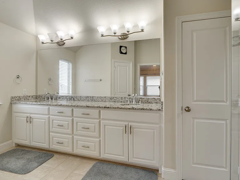 625 Surrey Ln — Photo 18