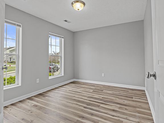 4th image of 2429 Lady Bedford Pl