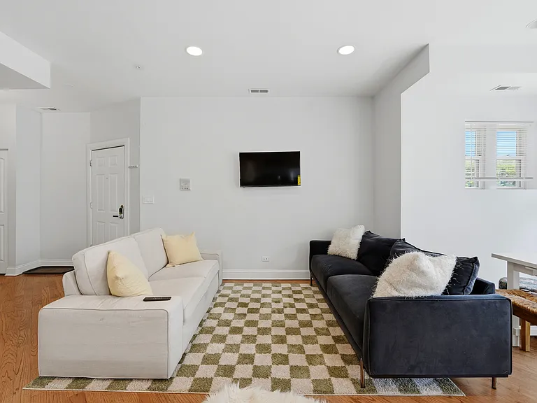 6749 S Dorchester Ave #3 — Photo 5