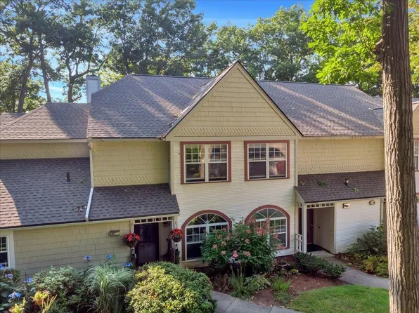 135 Northshore Drive, Burlington, VT 05408