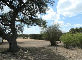 561 Hideaway Ln, Pipe Creek, TX 78063