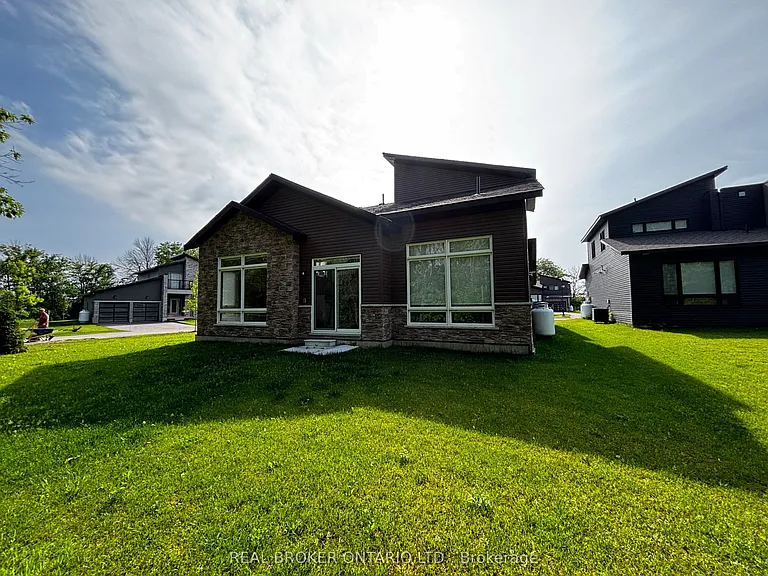139 Marina Village Dr — Photo 2