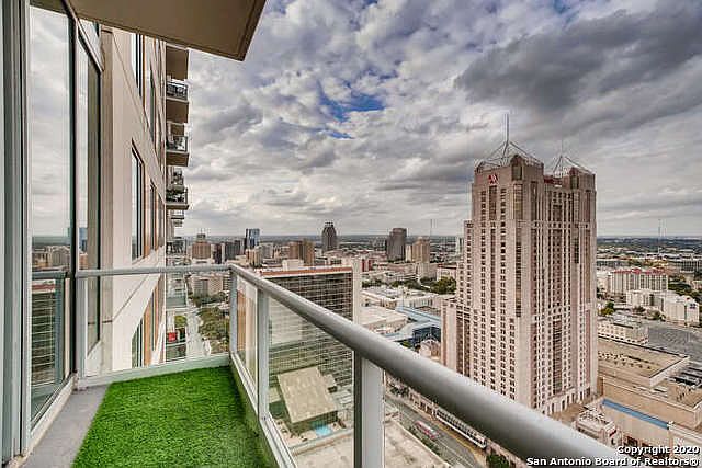 1st image of 600 E Market St