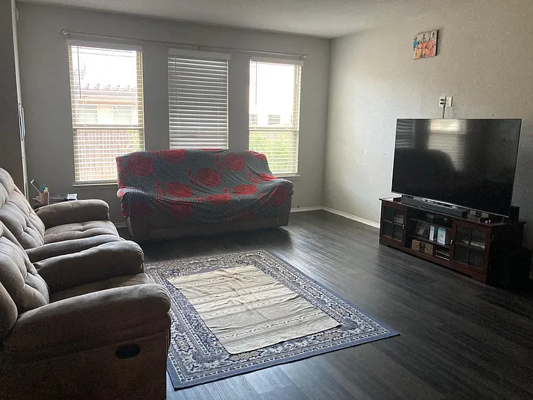 7416 Boat Wind Rd — Photo 2
