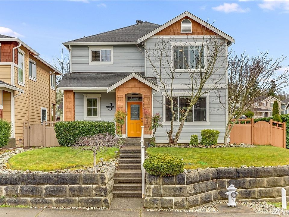 Street view of the home. 