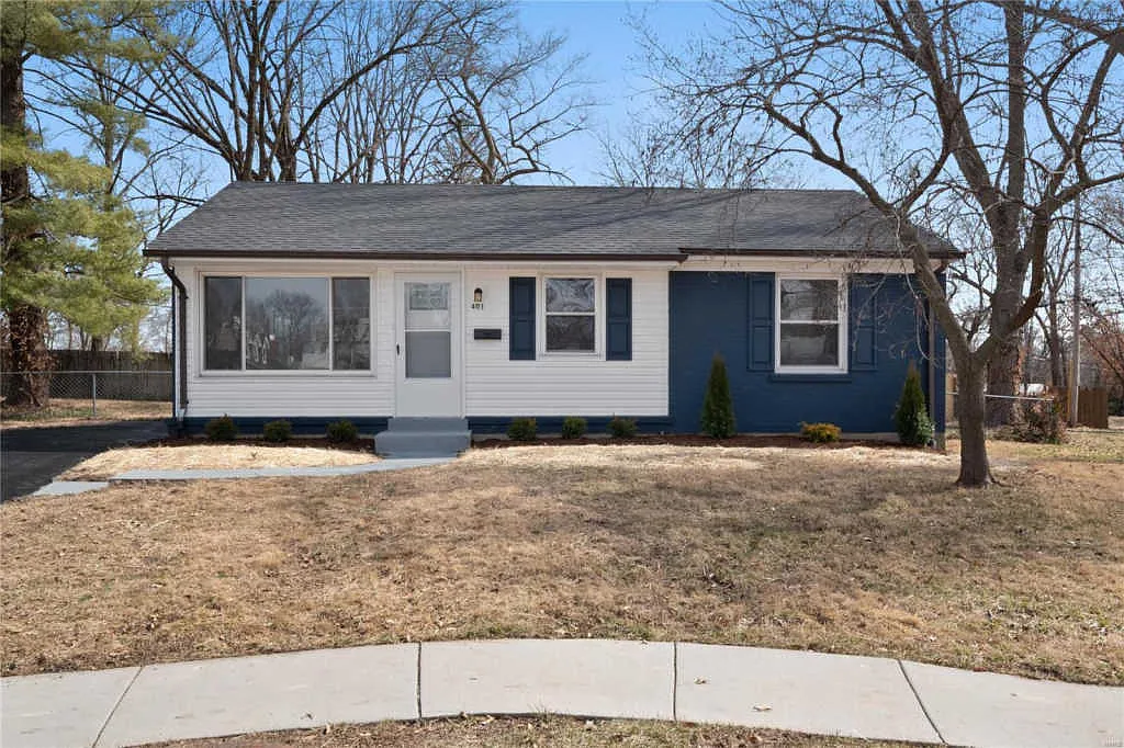 401 Rollingwood Ln photo 1