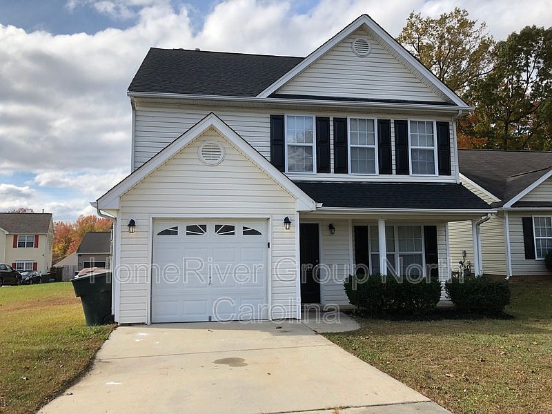 1st image of 4011 Summitview Dr