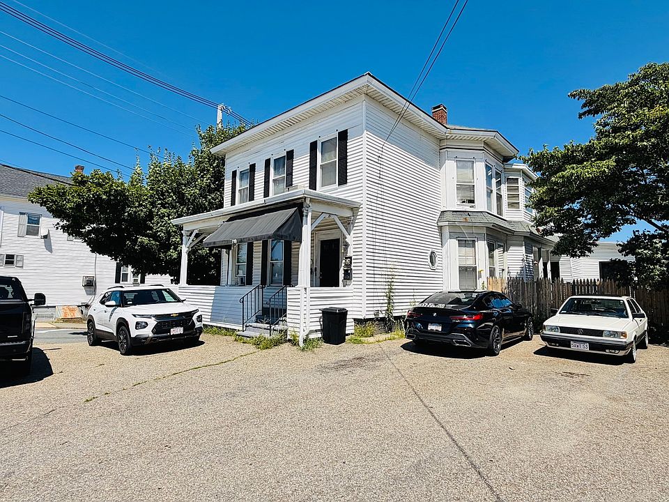 1st image of 719 Main St