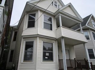 7 Grove Pl, Schenectady, NY 12307