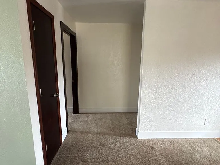 1317 Lexington Rd — Photo 9
