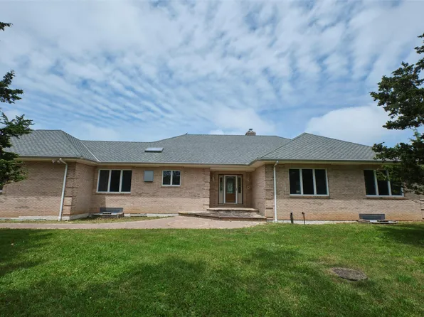 180 Pine Terrace, East Marion, NY 11939