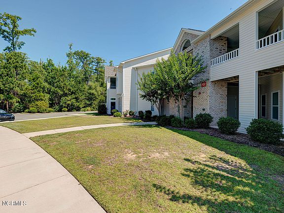 3rd image of 205 Fullford Lane Unit 103