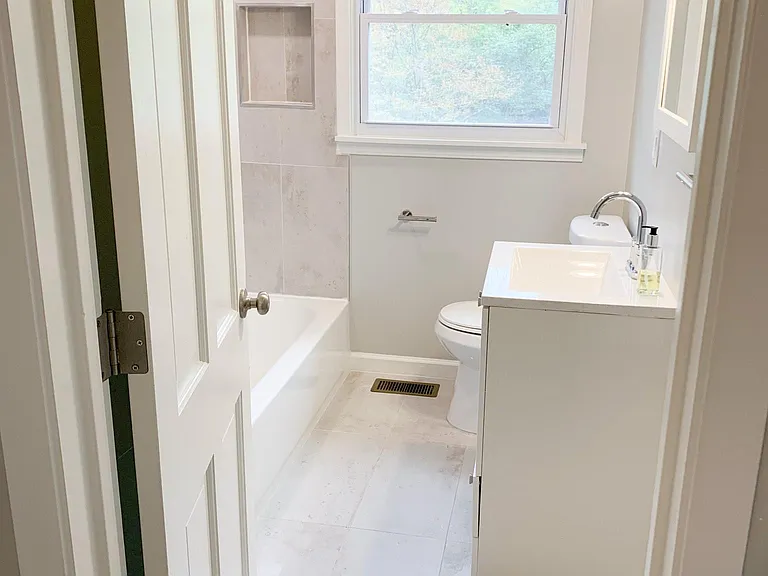 108 Tenney Ct — Photo 12