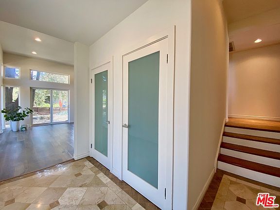 4th image of 3535 Butler Ave