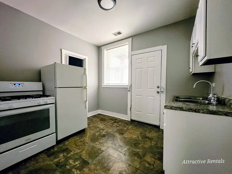 1615-17 W 78th St #1 — Photo 10