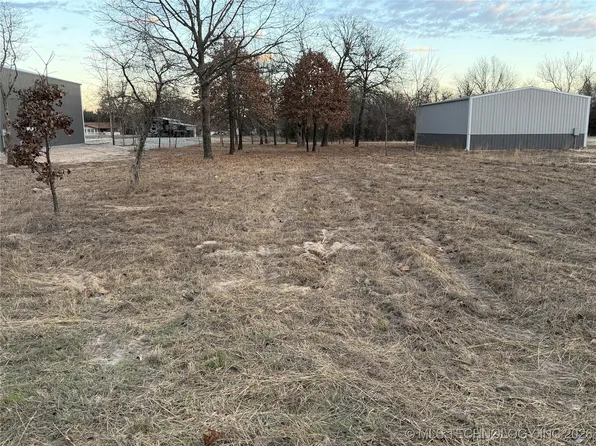 2 E 1168th Rd, Eufaula, OK 74432