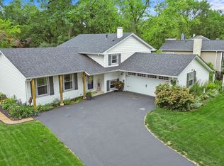 0N307 Woodvale St, Winfield, IL 60190