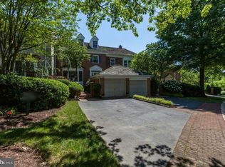 9476 Turnberry Dr, Potomac, MD 20854