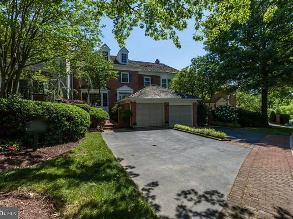 9476 Turnberry Dr, Potomac, MD 20854