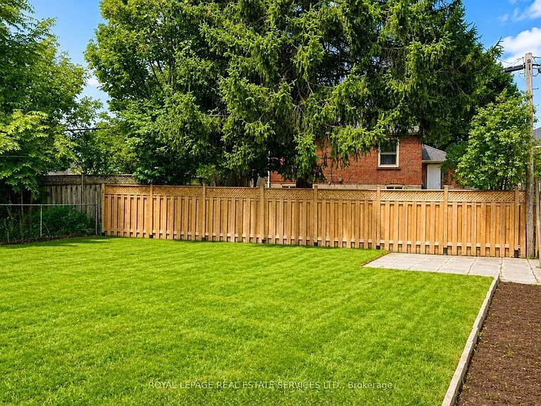 100 Ballacaine Dr — Photo 14
