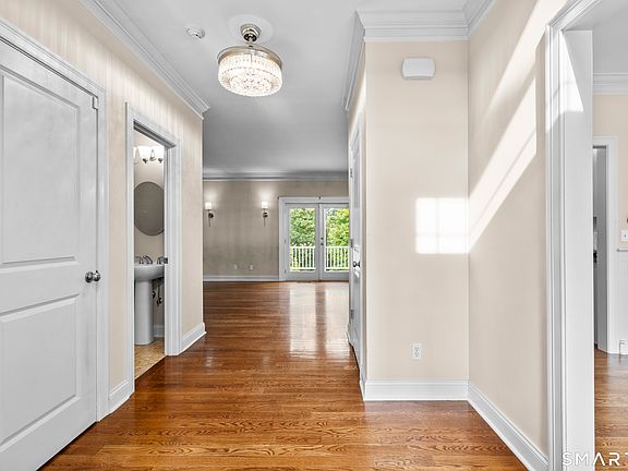 2nd image of 40 Sconset Circle #40