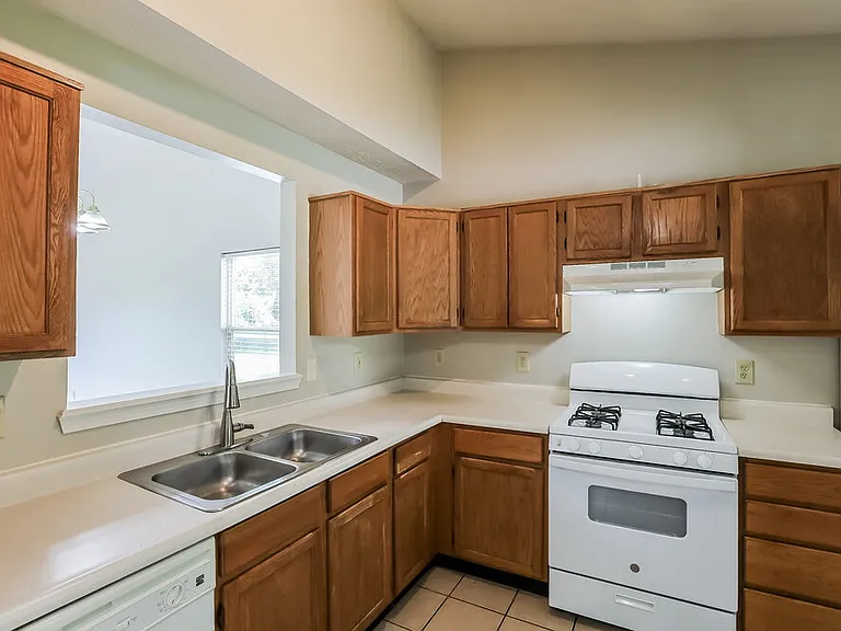 5384 Lakeside Manor Dr — Photo 5