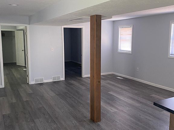 4th image of 437 Saint Claire St #A