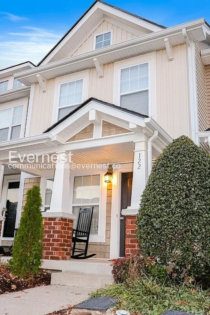 2 bed, 3.0 bath, 1216 sqft, $1,550 — Photo 1