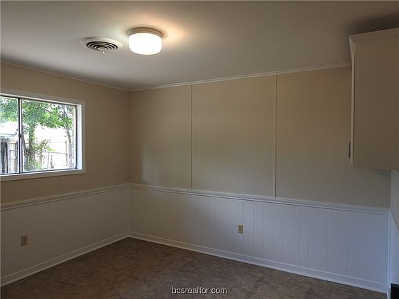 5th image of 406 Leslie Dr