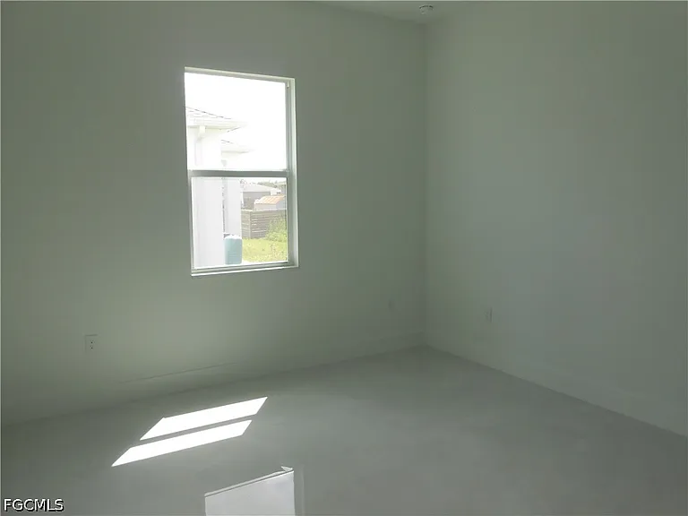 320 Poplar St — Photo 14