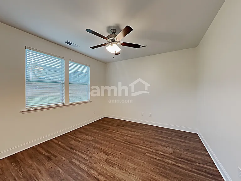 2128 Laurel Village Cir — Photo 9