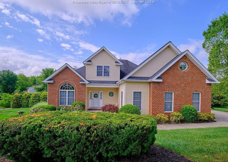 1st image of 102 Southern Woods Dr