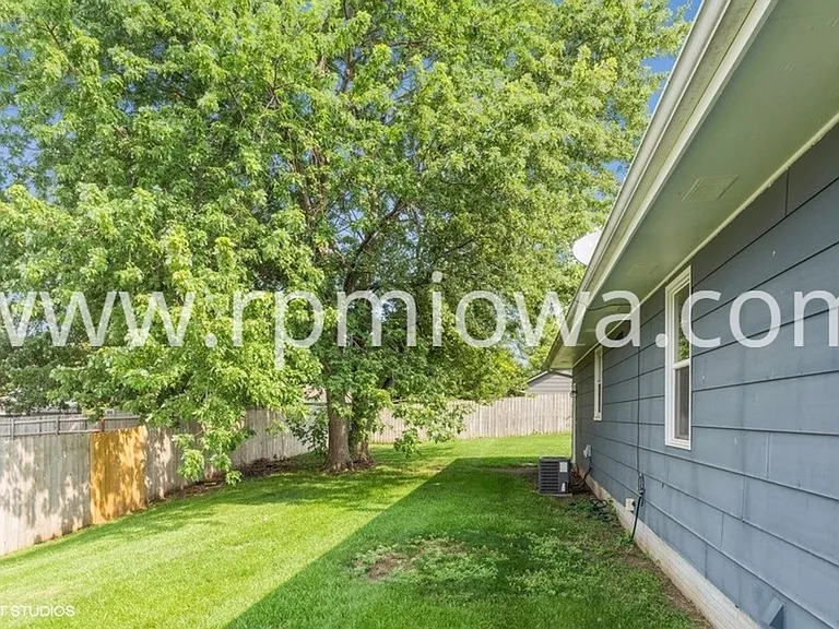 300 5th Ave NW — Photo 15
