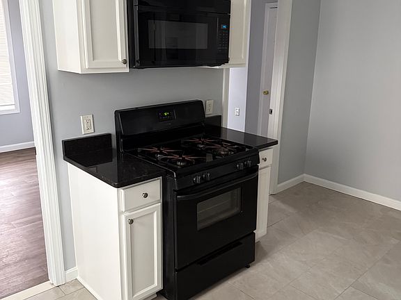 3rd image of 187-189 Cumberland Rd #1