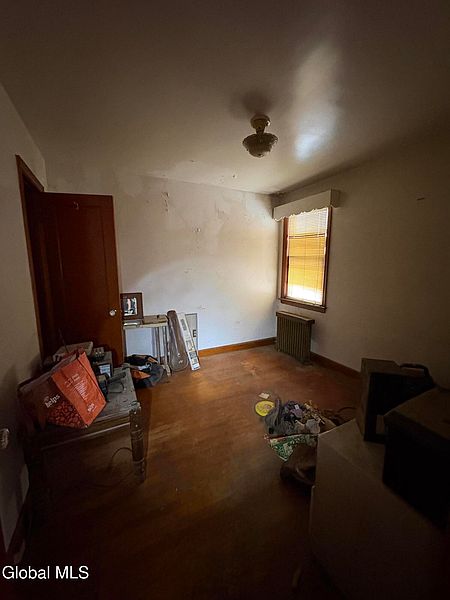 4th image of 1833 Avenue A