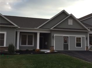 1379 Ashwood Ln, Victor, NY 14564