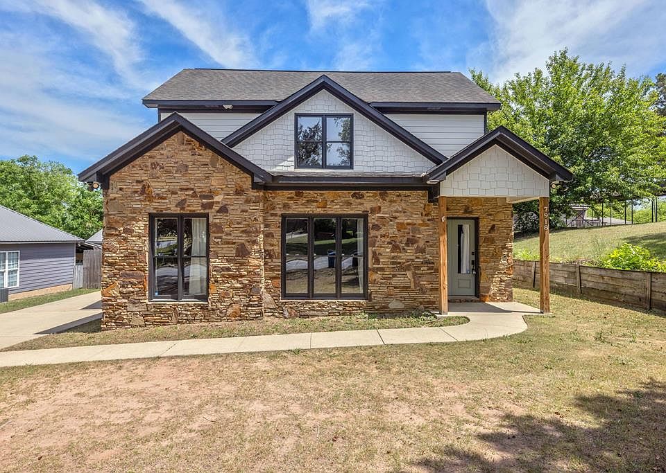 1st image of 7918 Aurora Dr