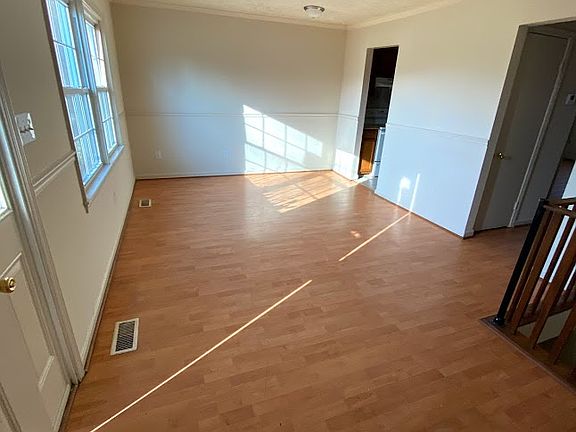 4th image of 94 Austin Ct