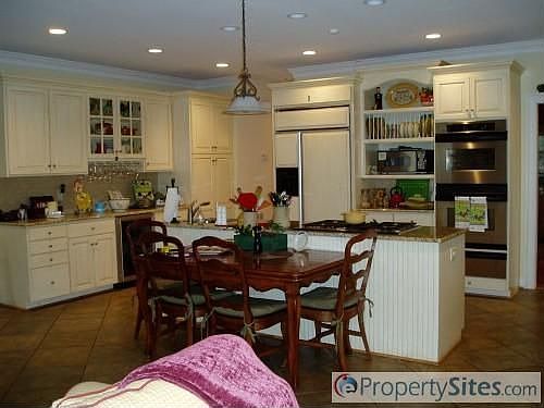 4th image of 158 Wimbledon Way